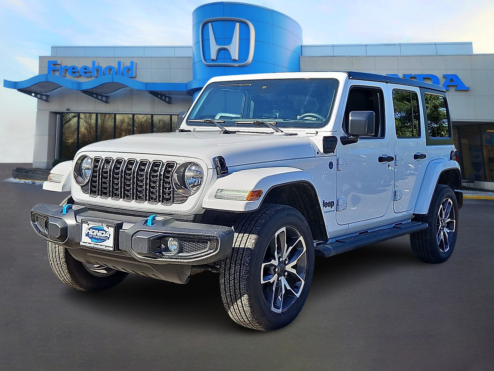 Used 2024 Jeep Wrangler Unlimited w/ Dual Top Group AWD/4WD image 3