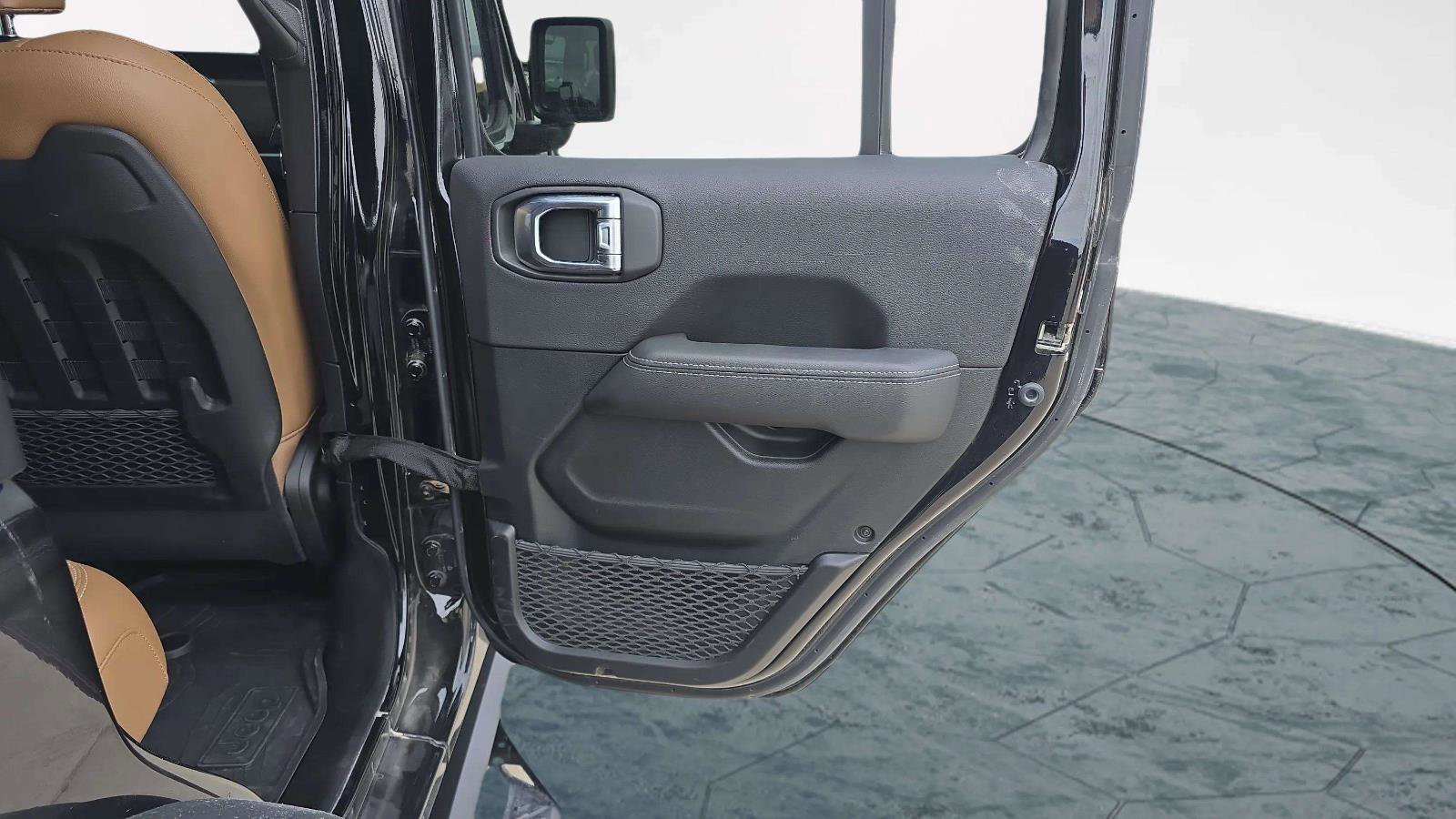 Used 2023 Jeep Wrangler Unlimited Rubicon w/ LED Lighting Group image 24