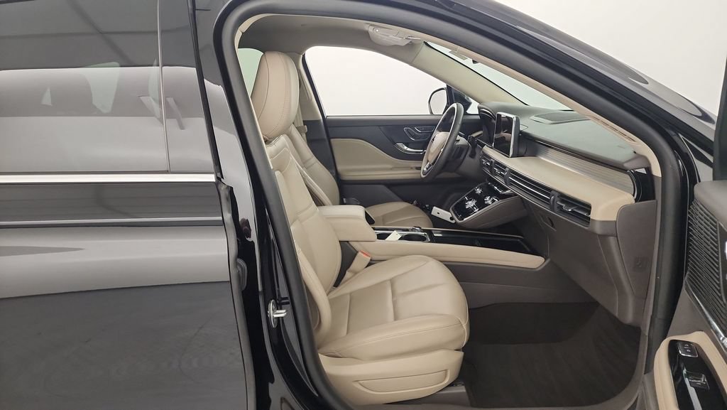 Used 2022 Lincoln Corsair AWD w/ Equipment Group 101A image 29