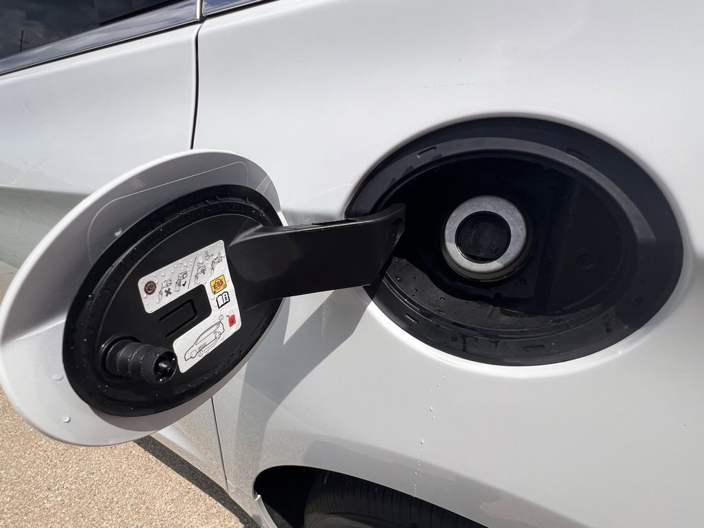 Used 2025 Chrysler Pacifica Select image 39