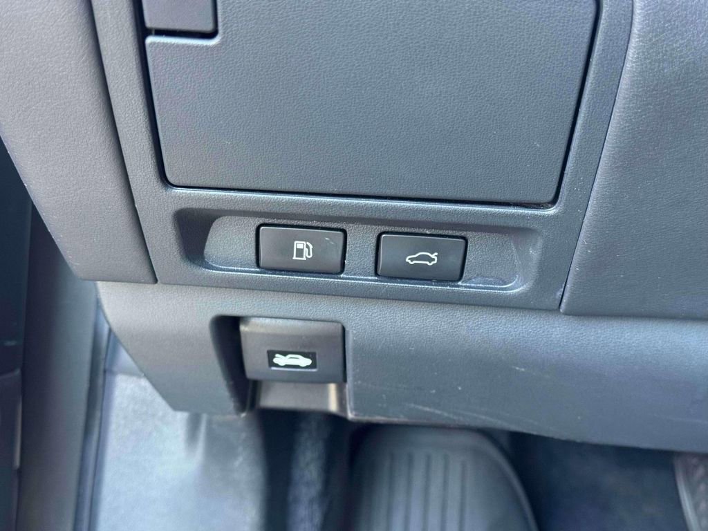 Used 2018 Lexus LS 500h AWD image 22