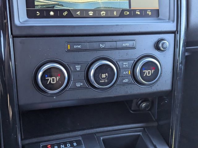 Used 2020 Land Rover Discovery SE image 28