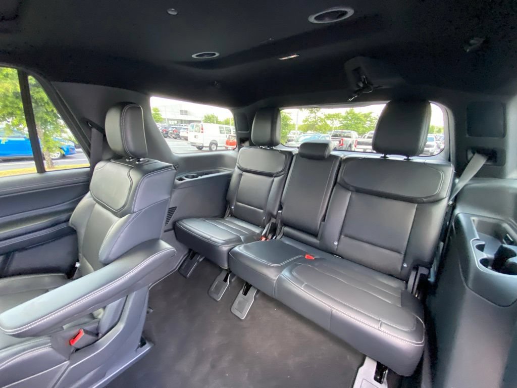 New 2027 Ford Expedition Platinum w/ Stealth Performance Package AWD/4WD image 25