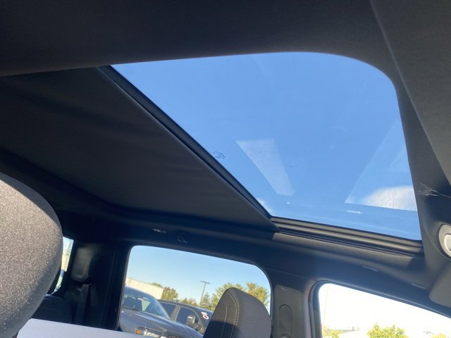 New 2026 RAM 1500 4x4 Crew Cab image 31