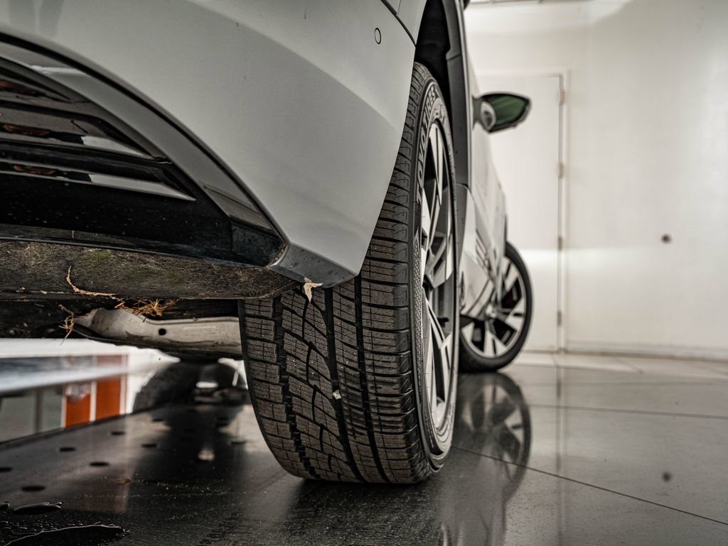 Used 2021 Audi e-tron Premium w/ Convenience Plus Package AWD/4WD image 42