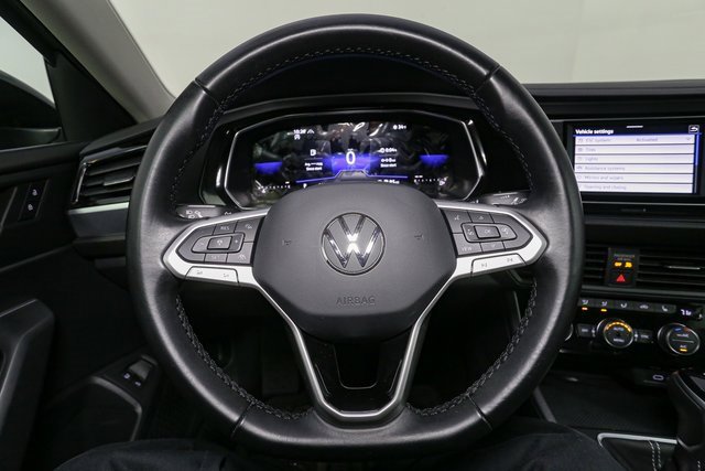 Used 2023 Volkswagen Jetta SE image 27