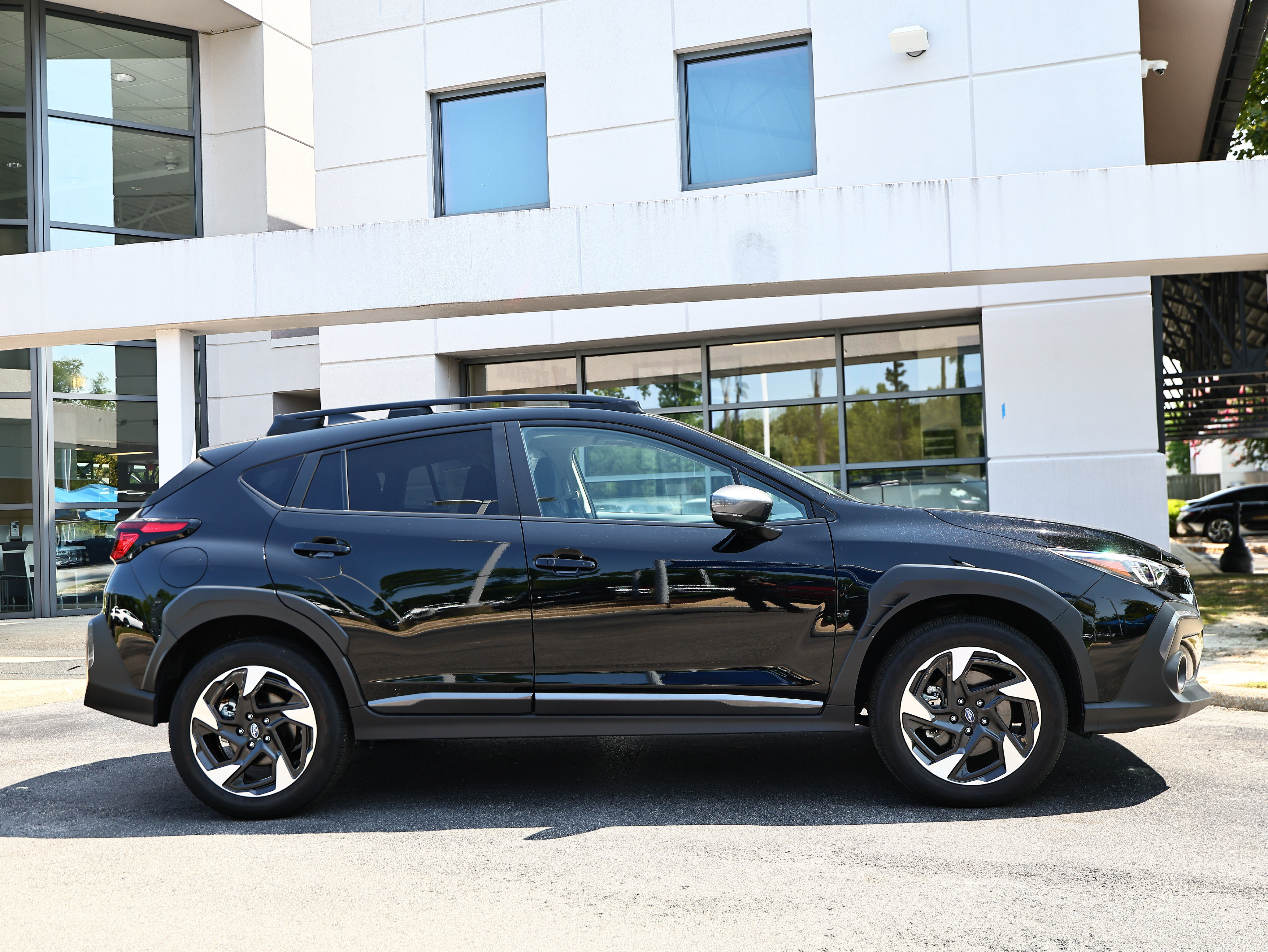 Used 2025 Subaru Crosstrek 2.5i Limited w/ Crosstrek Mirror Package AWD/4WD image 4
