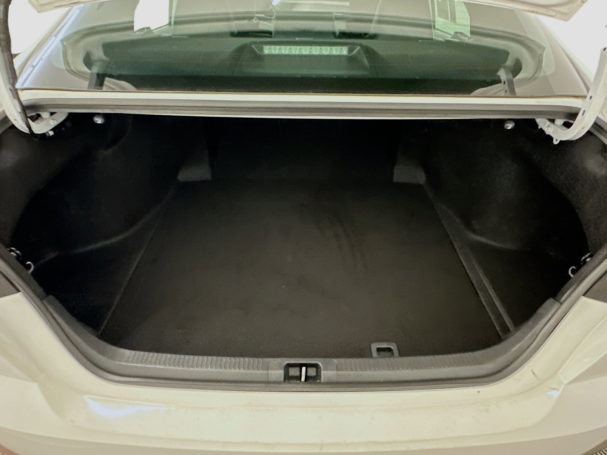 Used 2025 Toyota Camry SE image 30