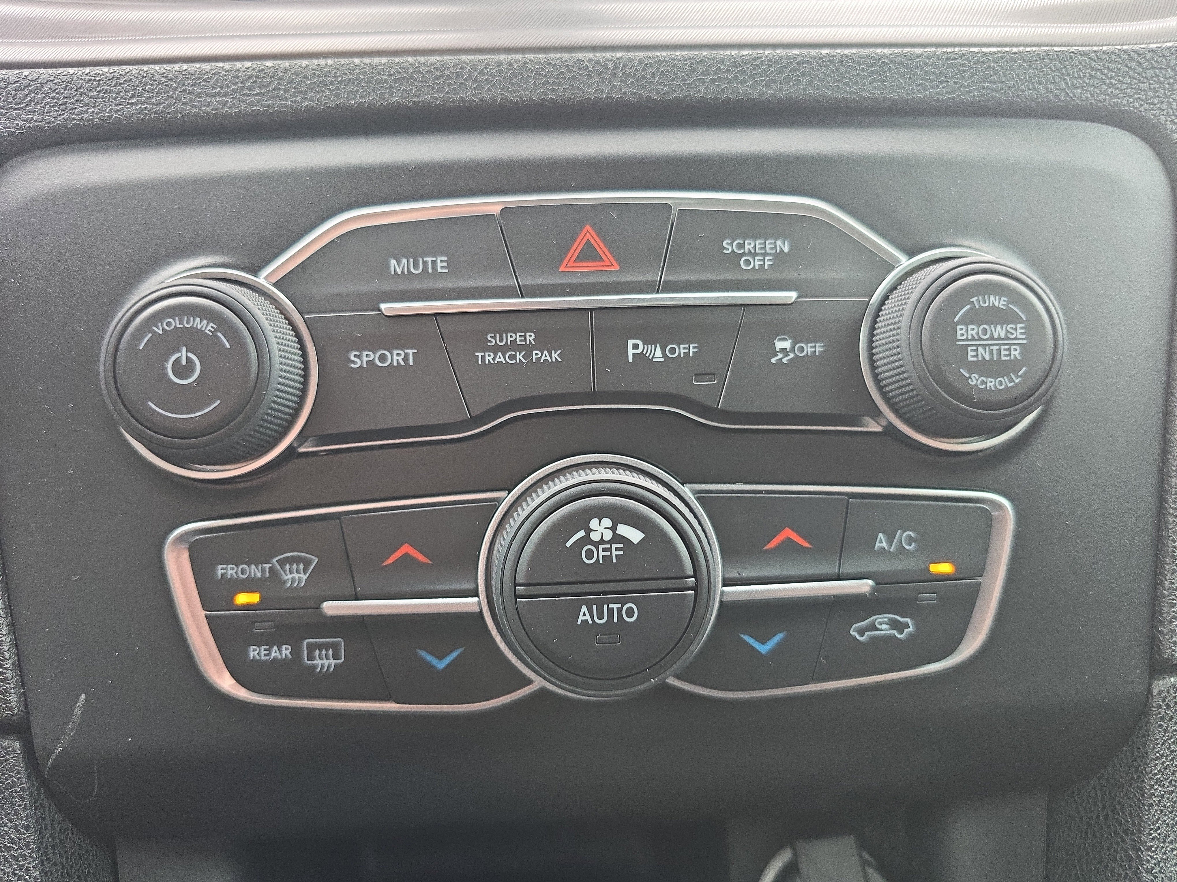 Used 2023 Dodge Charger SXT image 28