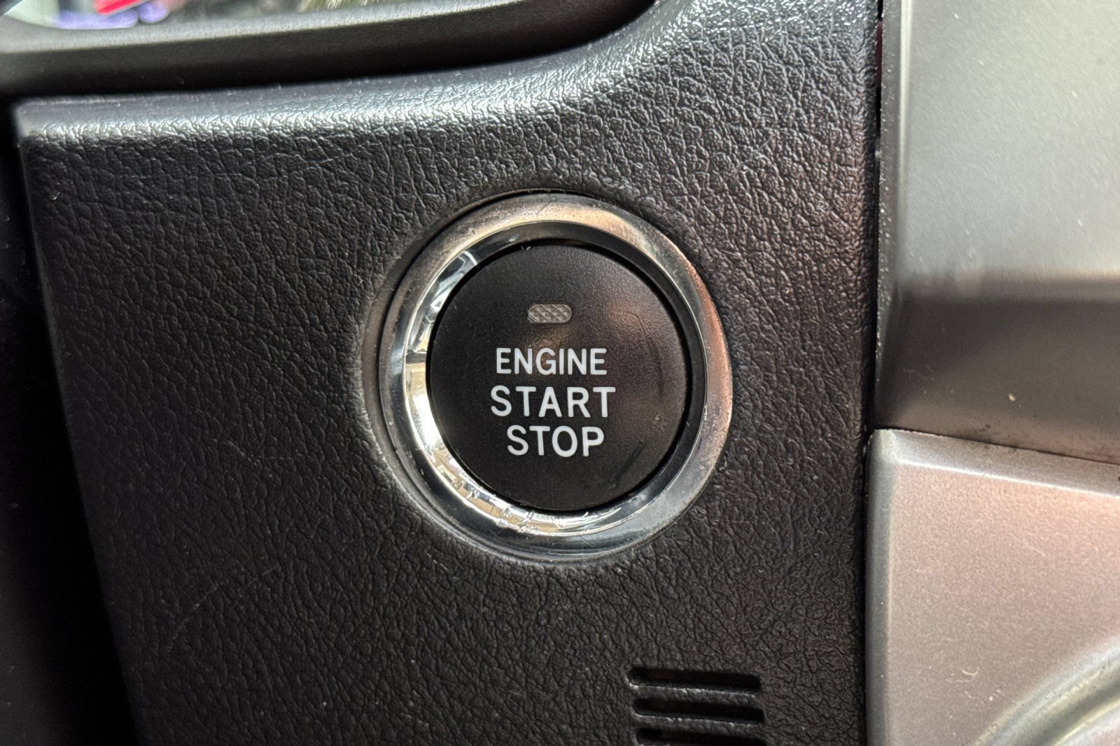 Used 2016 Toyota 4Runner Limited AWD/4WD image 23