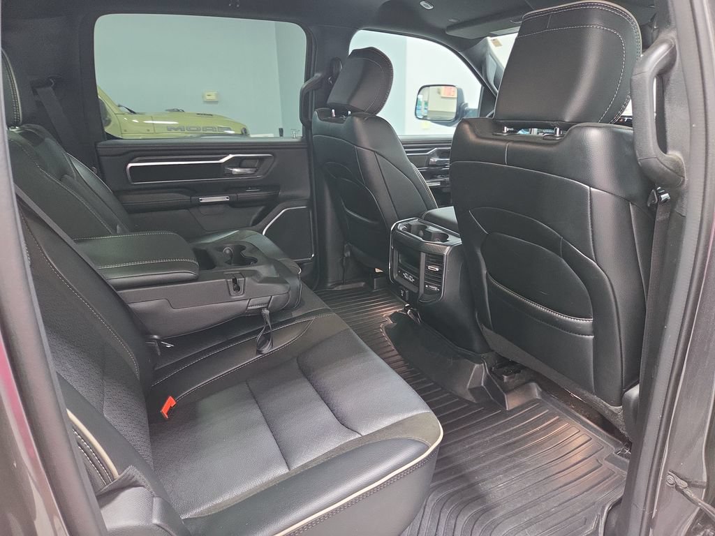 Used 2024 RAM 1500 Laramie AWD/4WD image 19