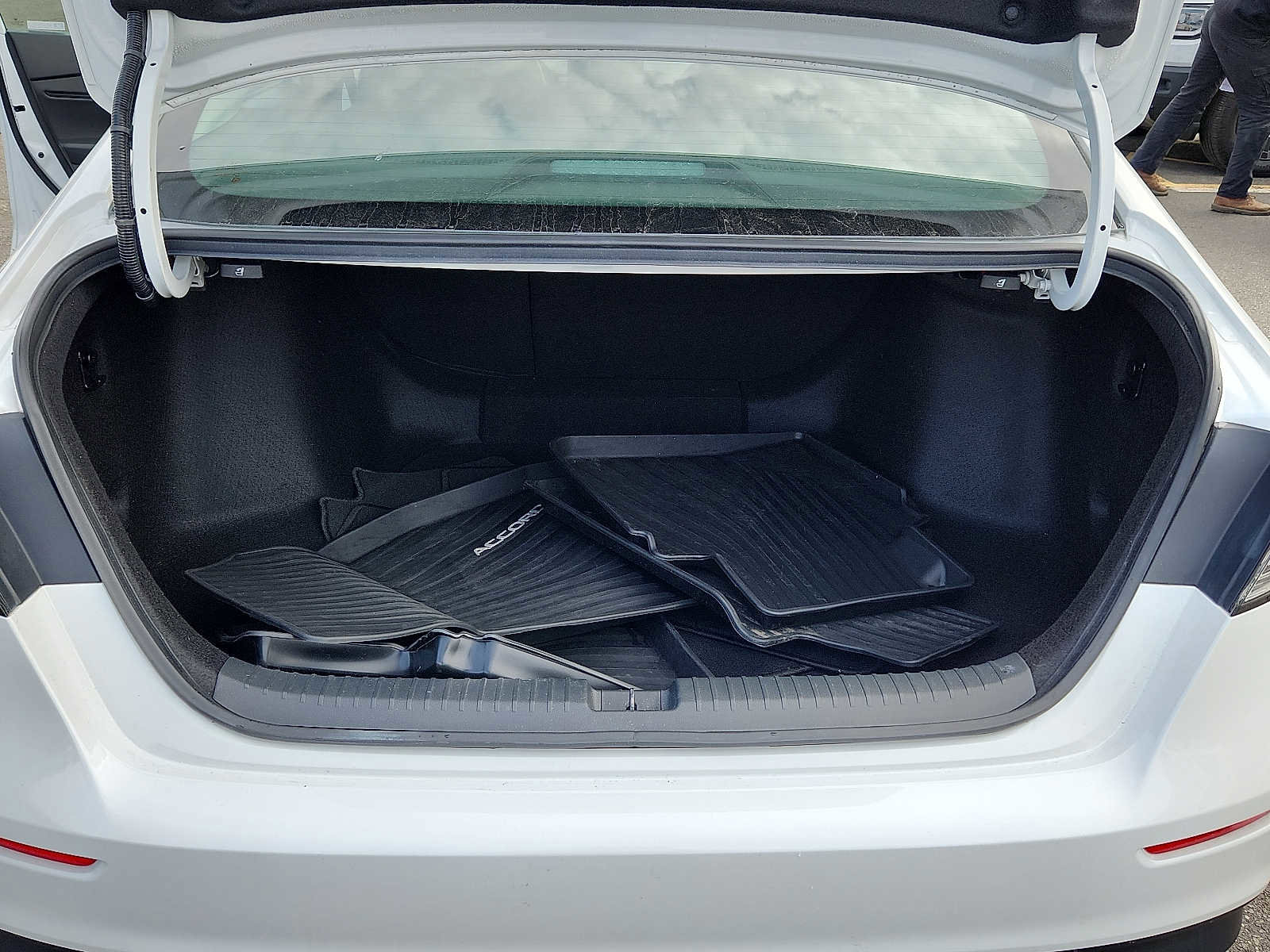 Certified 2024 Honda Accord EX image 27