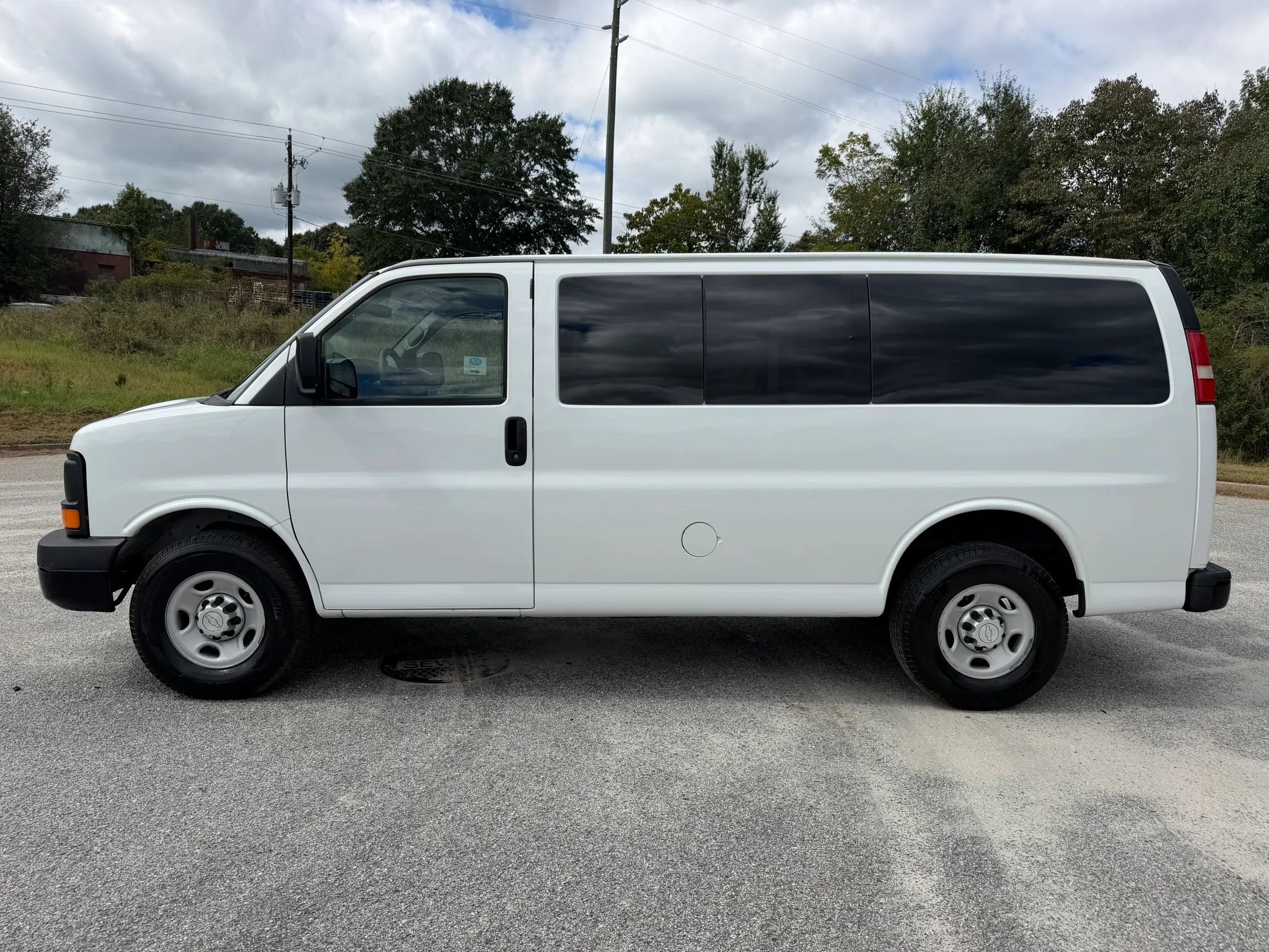 Used 2014 Chevrolet Express 2500 LS RWD image 2