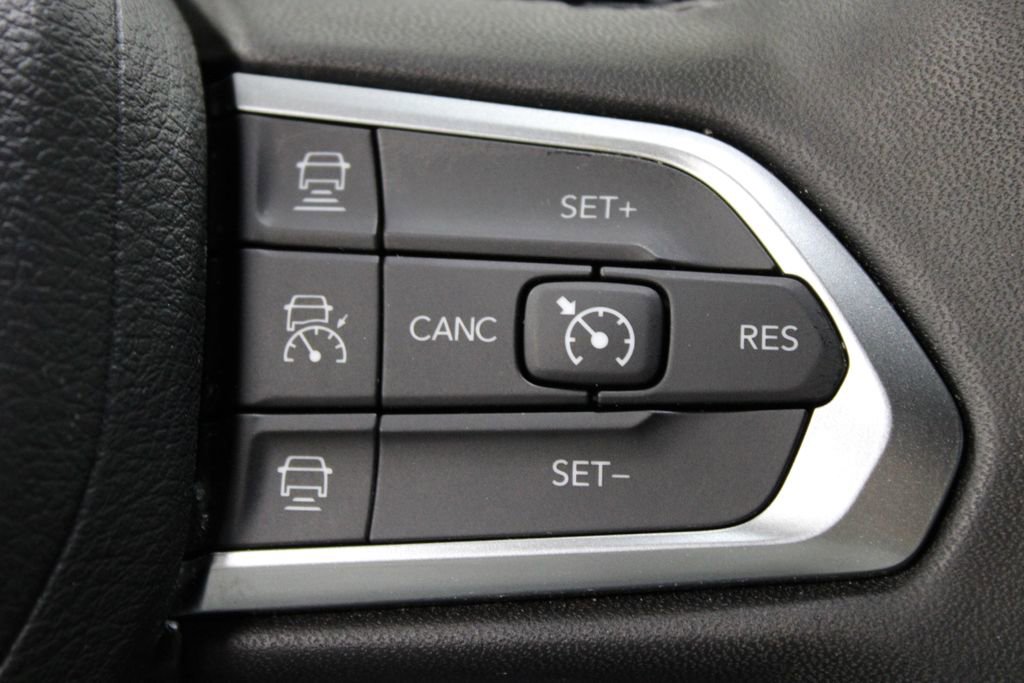 Used 2024 Jeep Compass Limited image 38