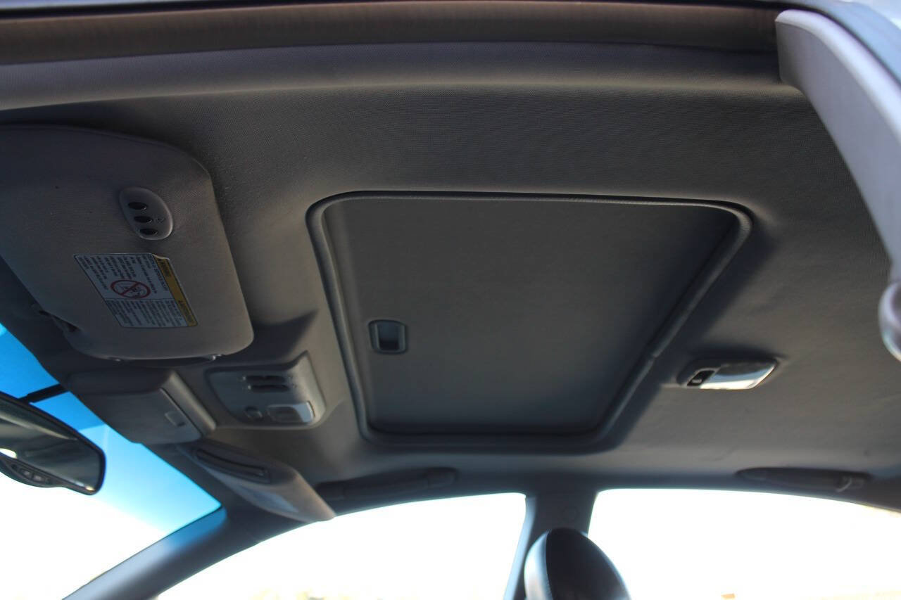 Used 2005 Nissan Altima 3.5 SE w/ (X02) Navigation Pkg FWD image 26