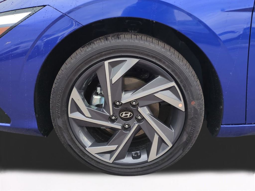 New 2026 Hyundai Elantra Limited image 11