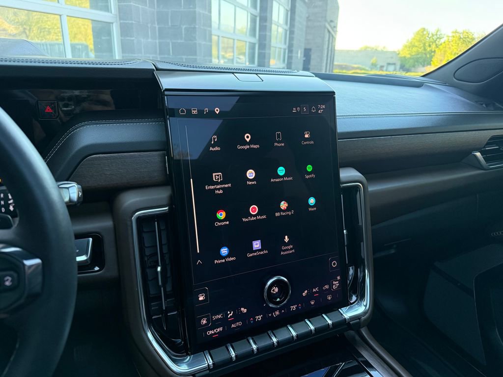 Used 2025 GMC Yukon Denali Ultimate AWD/4WD image 41