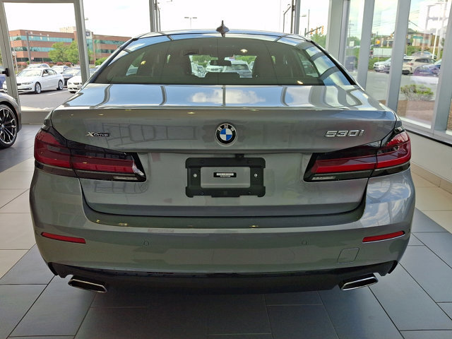 Certified 2023 BMW 530i xDrive w/ Premium Package AWD/4WD image 5