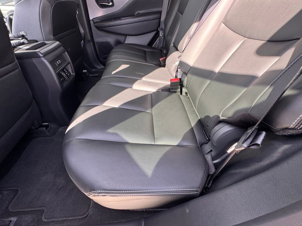 Certified 2024 Nissan Murano SV w/ SV Midnight Edition Package image 21