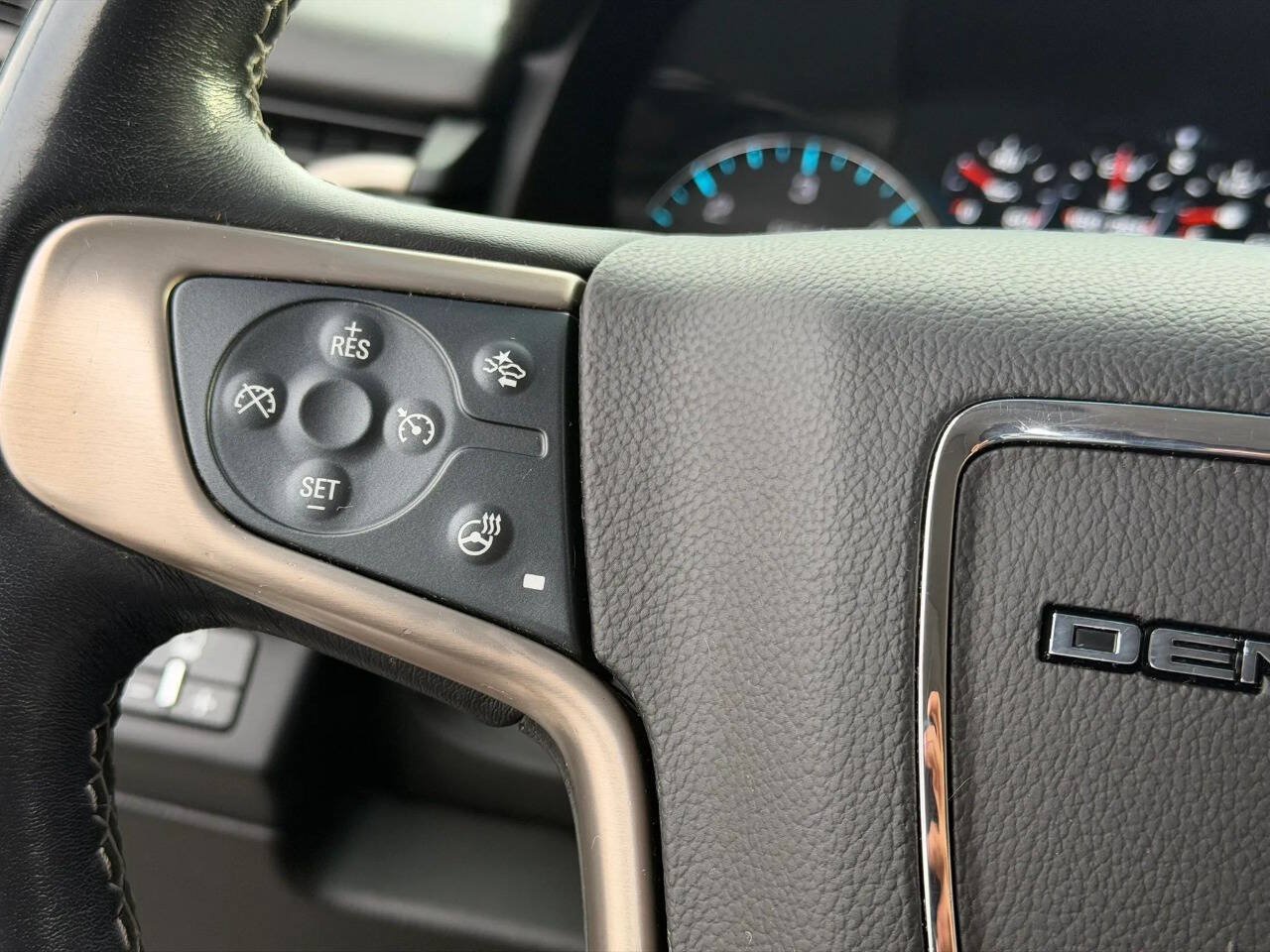 Used 2019 GMC Yukon XL Denali w/ Open Road Package AWD/4WD image 35