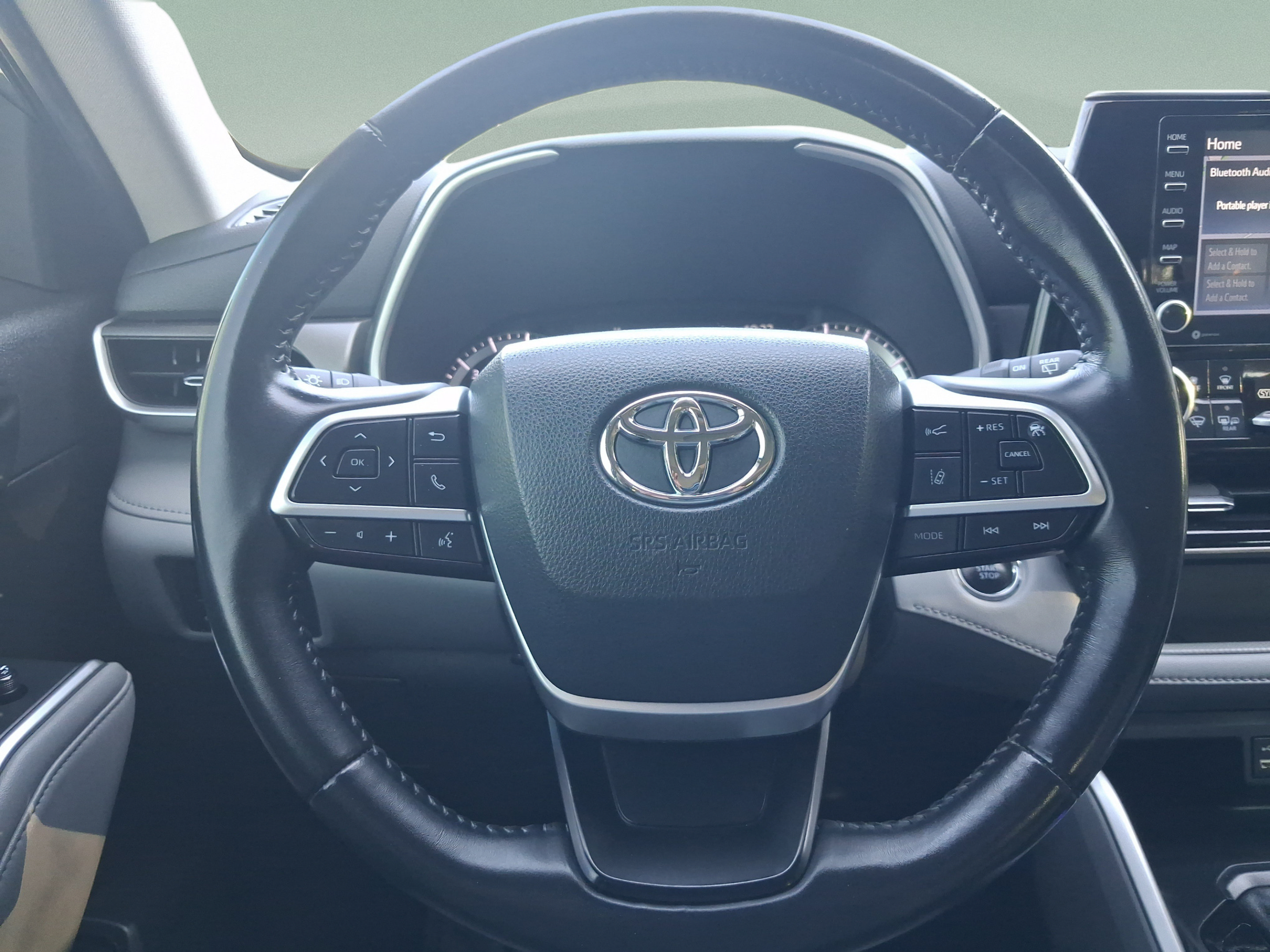 Used 2022 Toyota Highlander XLE AWD/4WD image 21