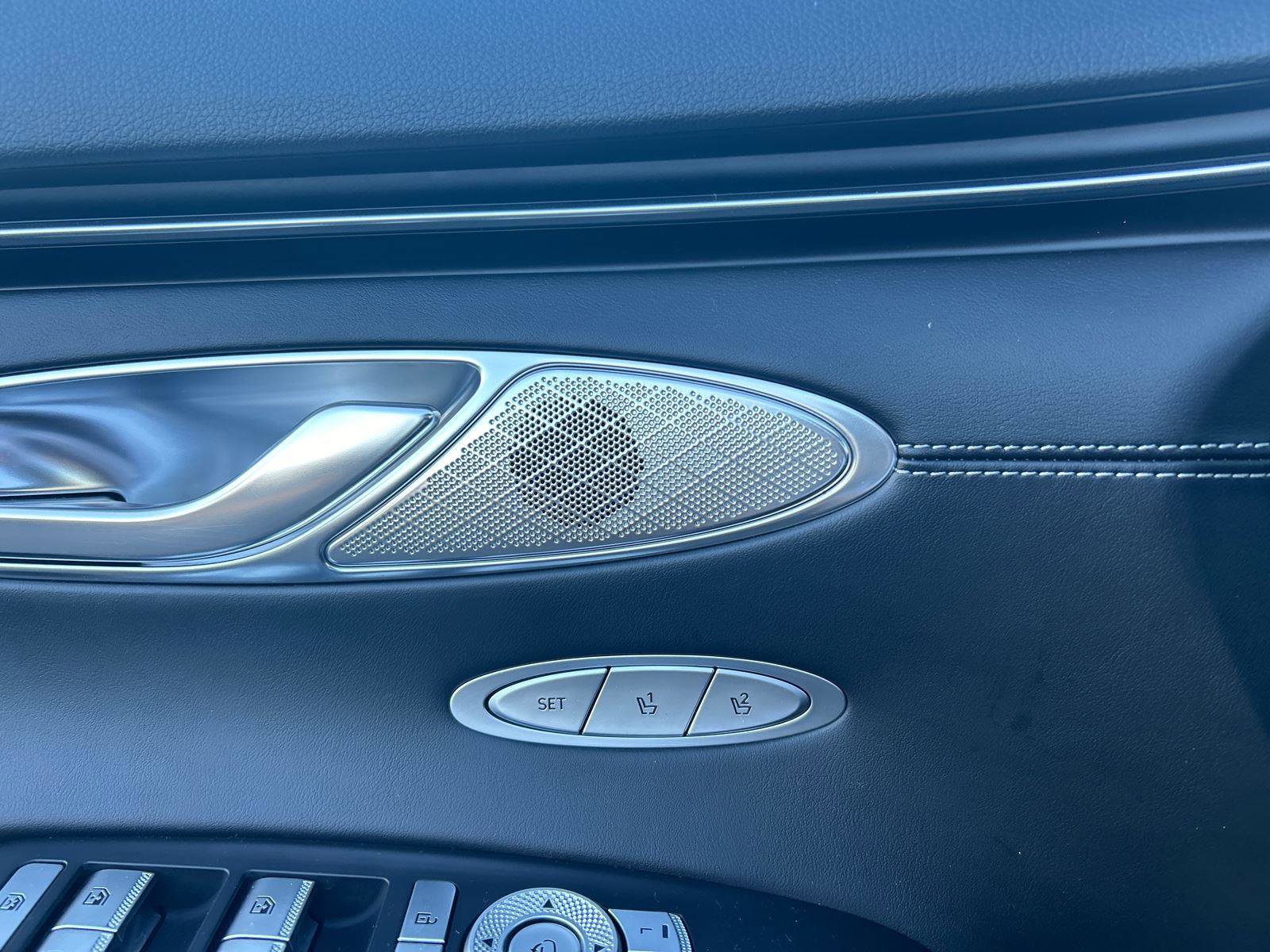 Used 2023 Genesis GV70 2.5T w/ Select Package image 21