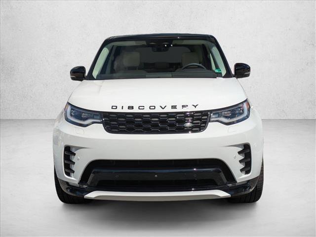 Used 2025 Land Rover Discovery Dynamic SE AWD/4WD image 2
