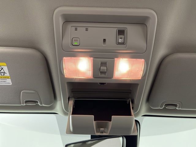 Used 2024 Nissan Titan SV w/ SV Convenience Package image 37