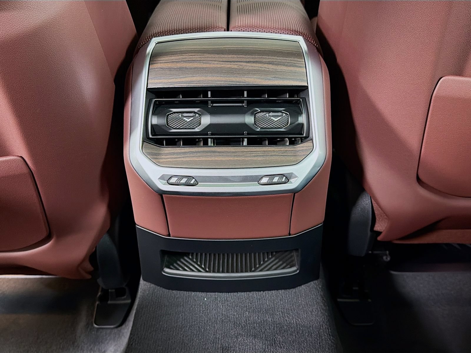 New 2026 BMW 740i xDrive AWD/4WD image 28