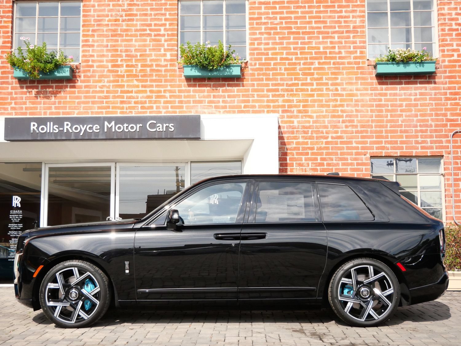 New 2027 Rolls-Royce Cullinan Black Badge AWD/4WD image 3