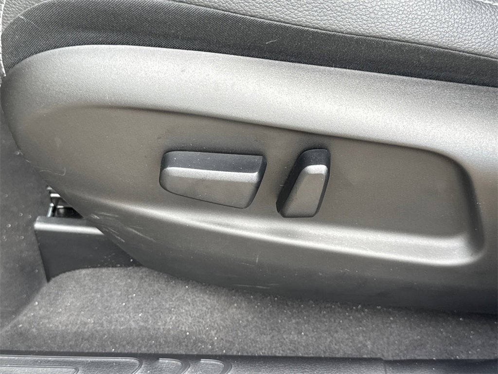 New 2025 VinFast VF 8 Eco image 26