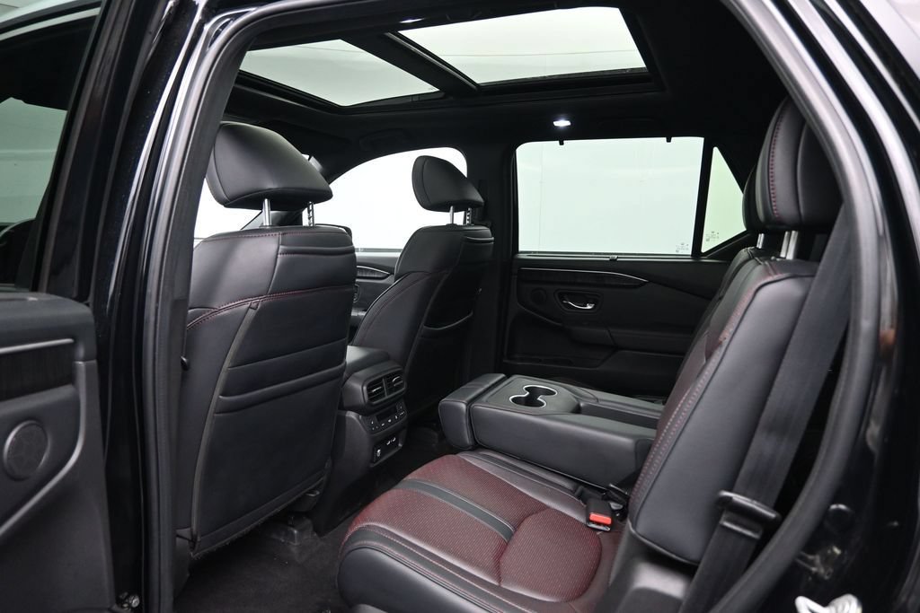 Used 2023 Honda Pilot Elite image 25