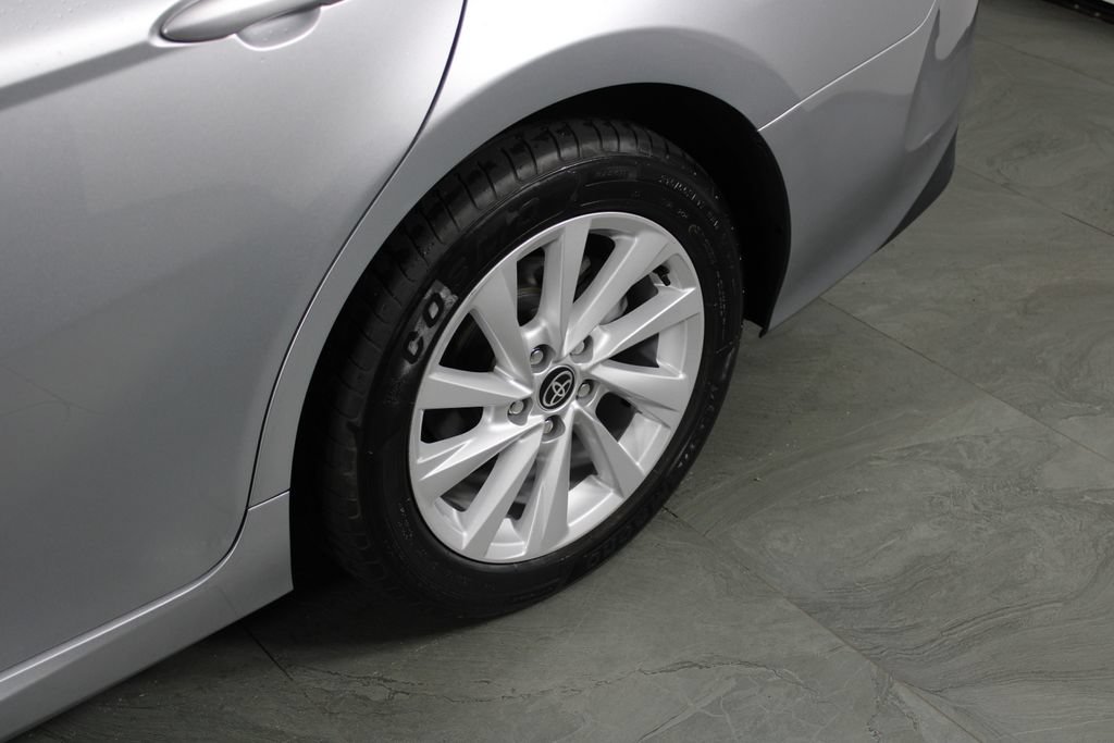 Used 2022 Toyota Camry LE FWD image 12