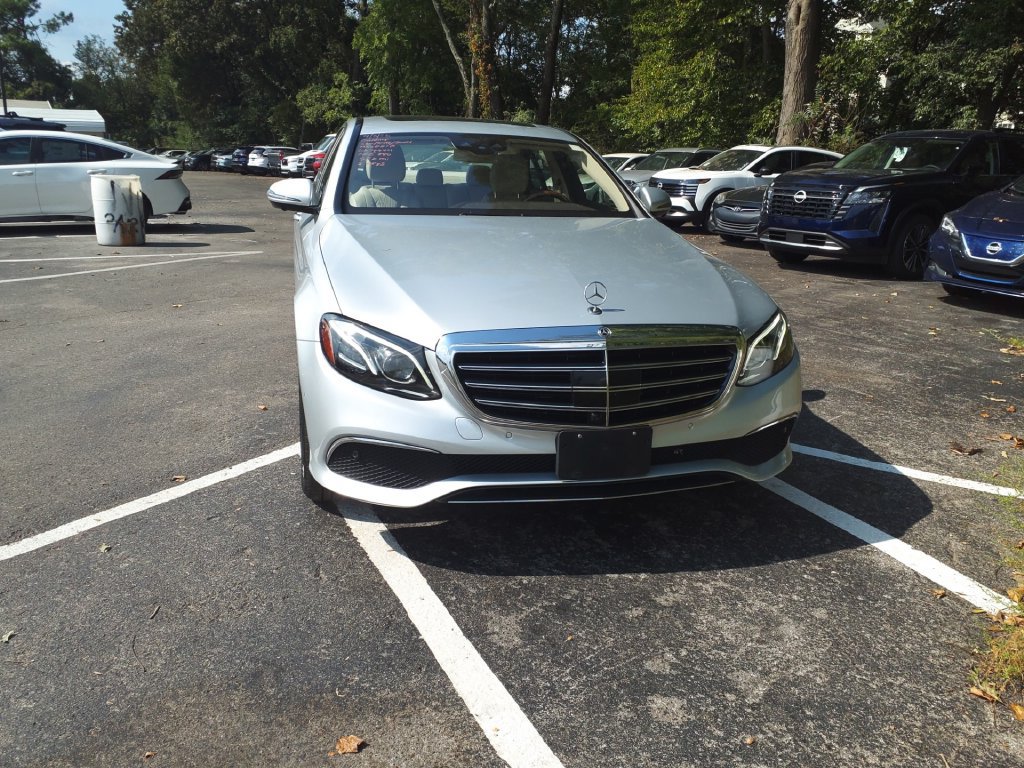 Used 2020 Mercedes-Benz E 350 4MATIC Sedan image 2