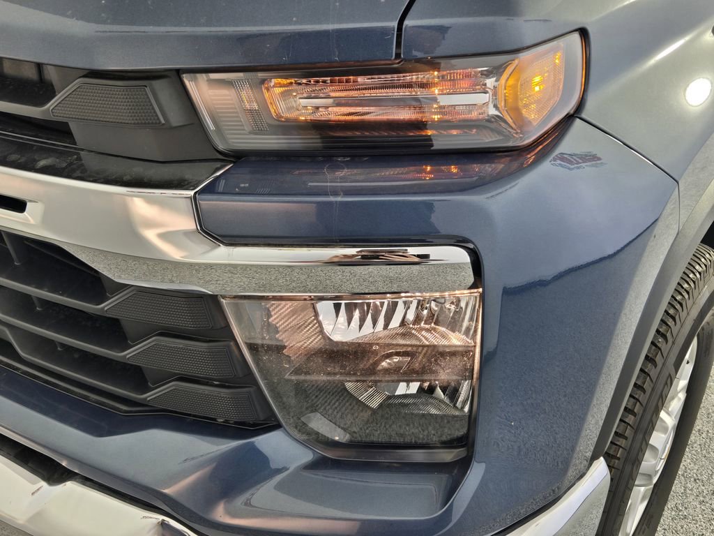 Used 2025 Chevrolet Silverado 2500 LT w/ Texas Edition image 11