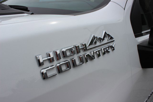 Used 2022 Chevrolet Silverado 3500 High Country w/ Technology Package image 2