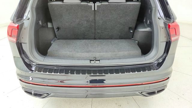 Used 2022 Volkswagen Tiguan SE R-Line image 14