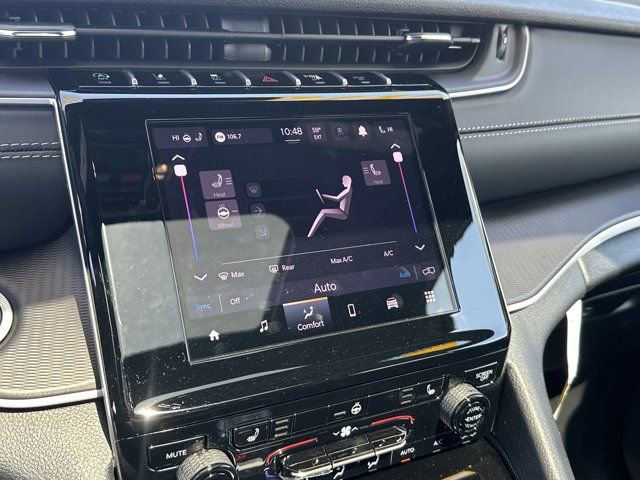 New 2025 Jeep Grand Cherokee Laredo image 29