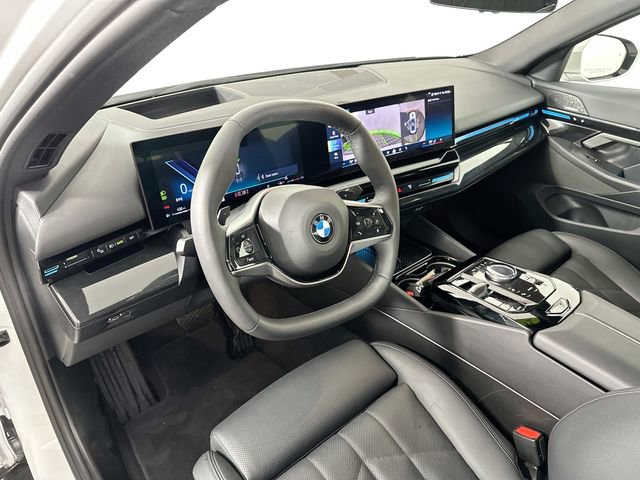 Used 2025 BMW 530i xDrive image 21