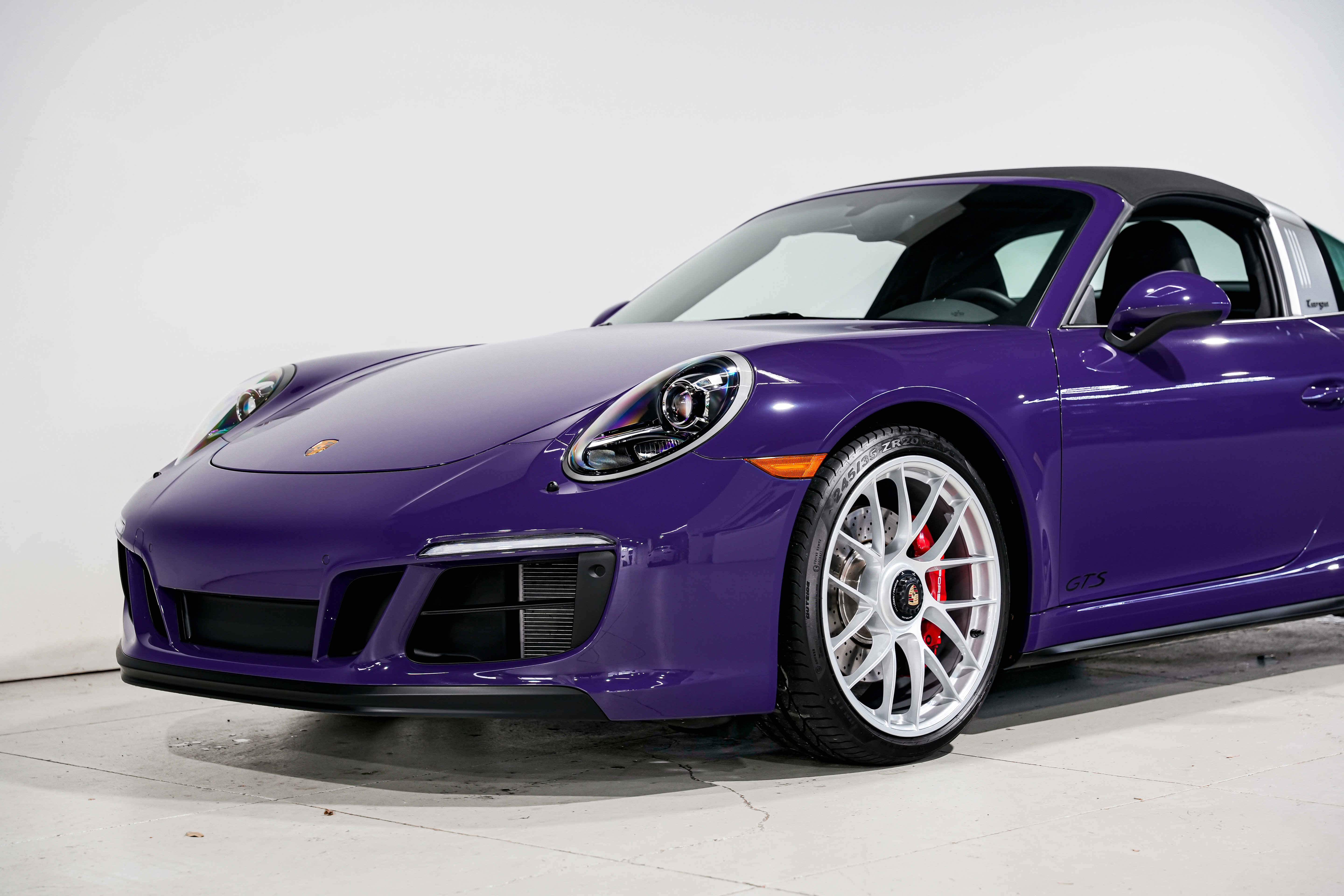 Used 2018 Porsche 911 Targa 4 GTS image 30