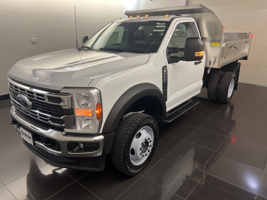 New 2025 Ford F550 4x4 Regular Cab Super Duty image 3