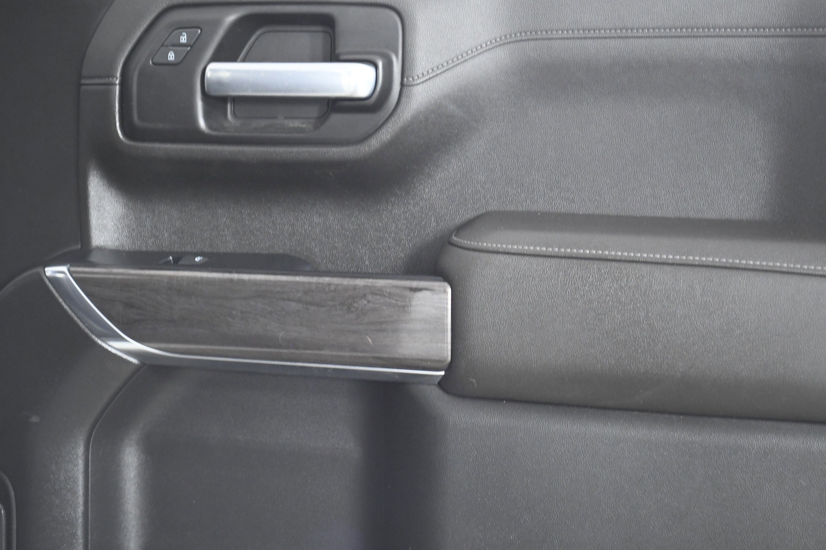 Used 2019 Chevrolet Silverado 1500 LTZ w/ LTZ Plus Package image 27