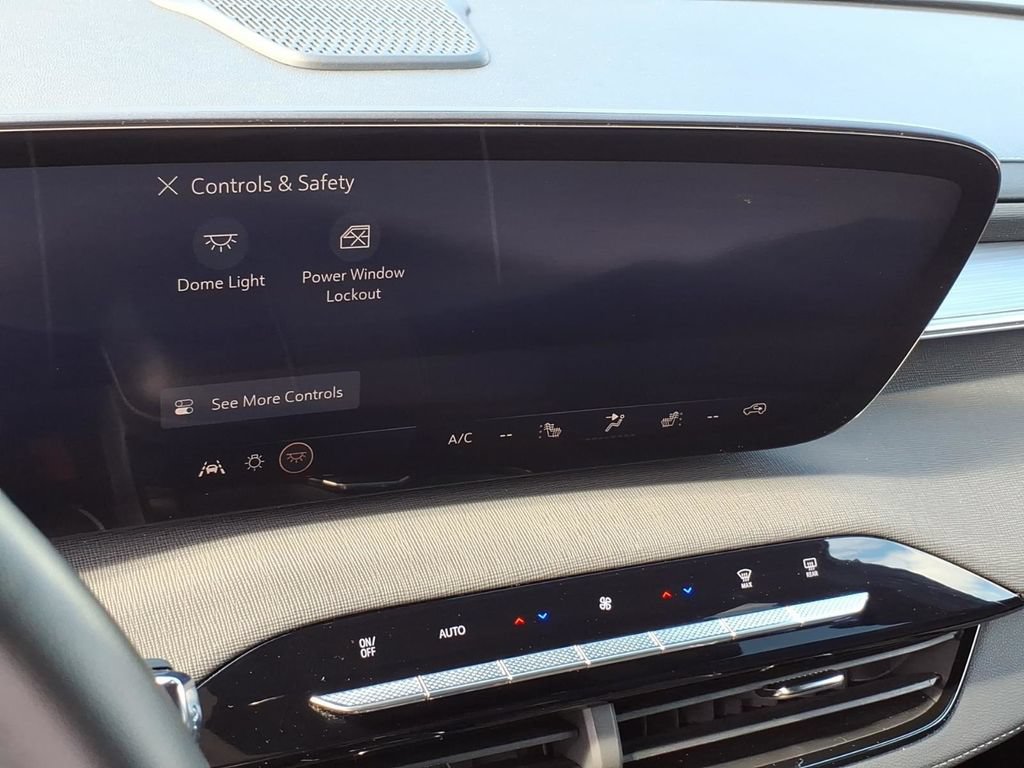 Used 2025 Buick Enclave Preferred AWD/4WD image 25