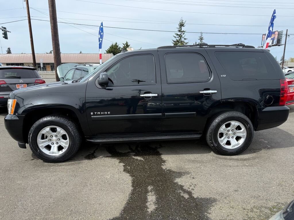 Used 2007 Chevrolet Tahoe LTZ w/ LTZ Preferred Equipment Group AWD/4WD image 4