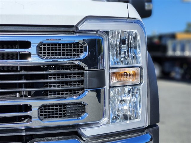 New 2025 Ford F550 4x4 Regular Cab Super Duty image 12