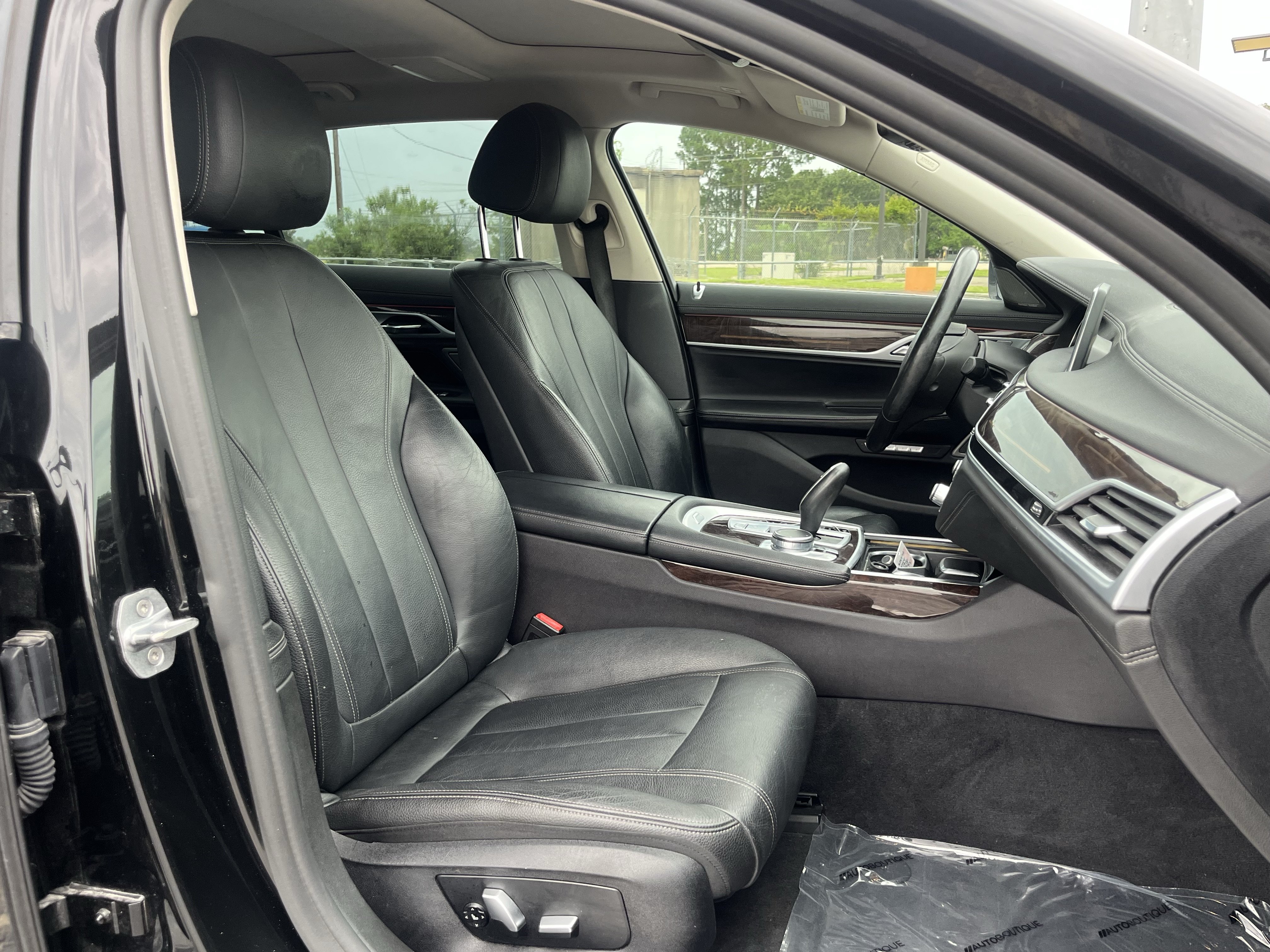 Used 2018 BMW 740i RWD image 30