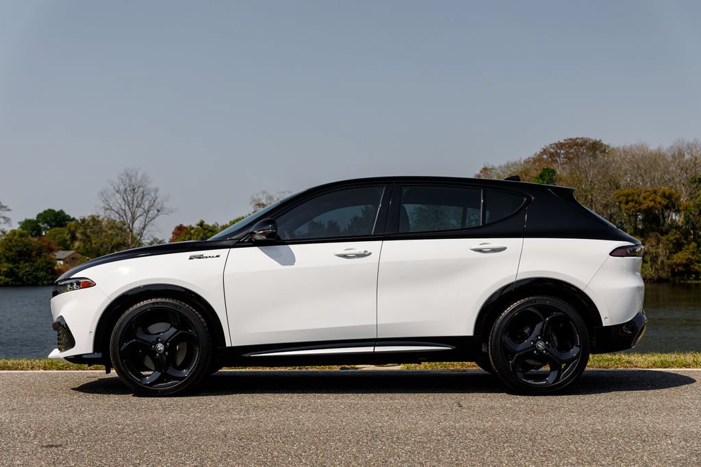 New 2026 Alfa Romeo Tonale w/ Active Assist Package AWD/4WD image 6