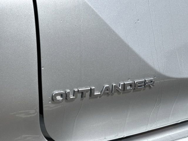 Used 2024 Mitsubishi Outlander SE Black Edition image 30