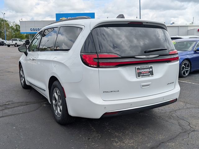 Used 2023 Chrysler Pacifica Limited FWD image 5