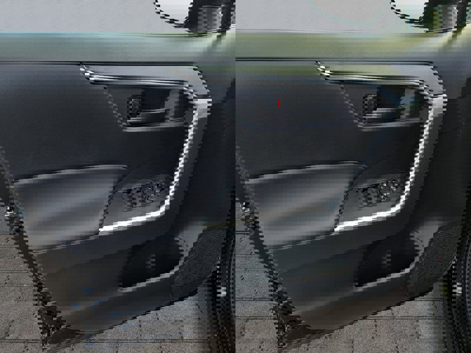 Used 2024 Toyota RAV4 LE image 10